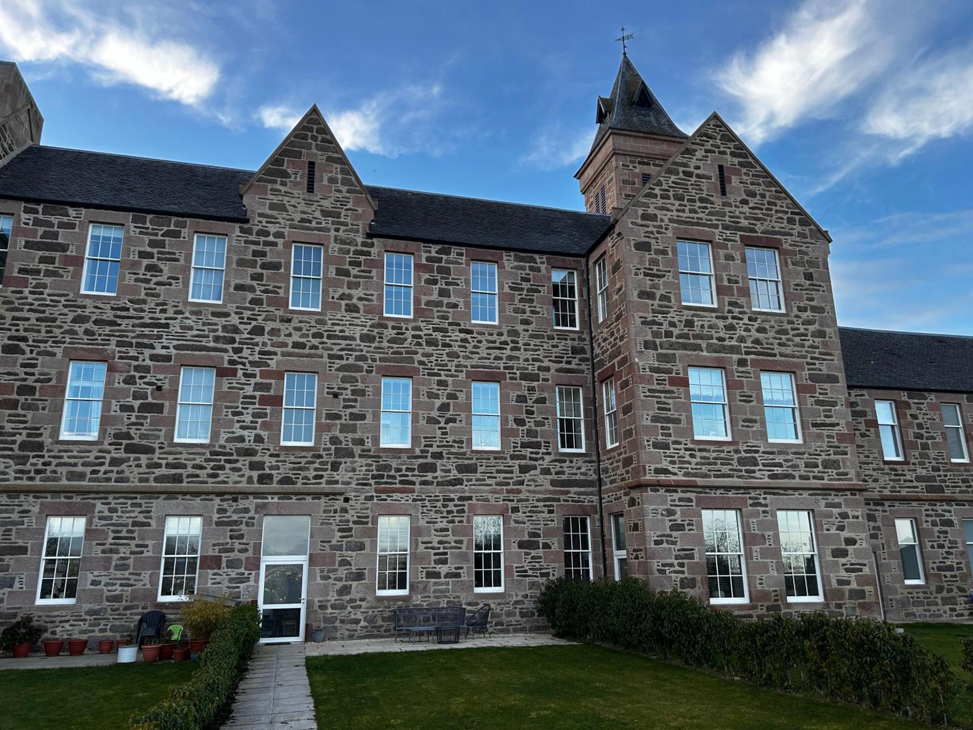 Inverness Great Glen Town House, 5 Minute Drive From Town Centre Exterior photo