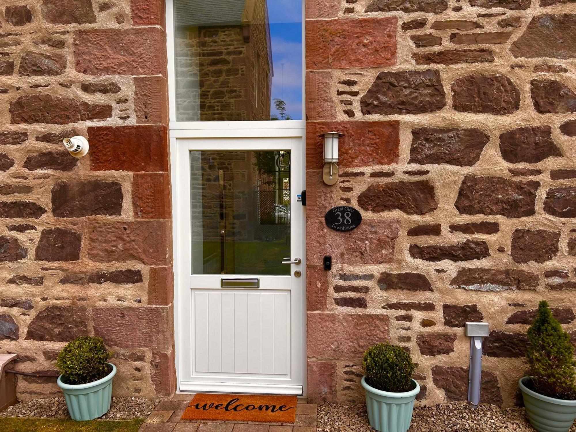 Inverness Great Glen Town House, 5 Minute Drive From Town Centre Exterior photo